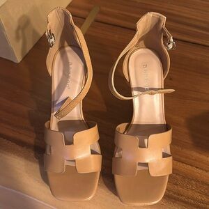 Dream Paris, high wedge sandals